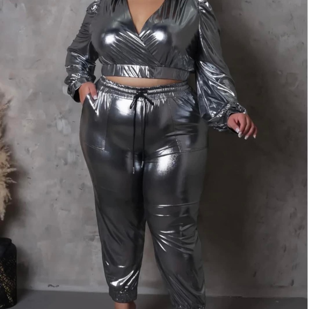 Two Piece Set - image 1